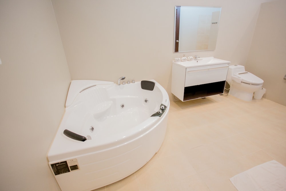 Executive Room - Photo 2