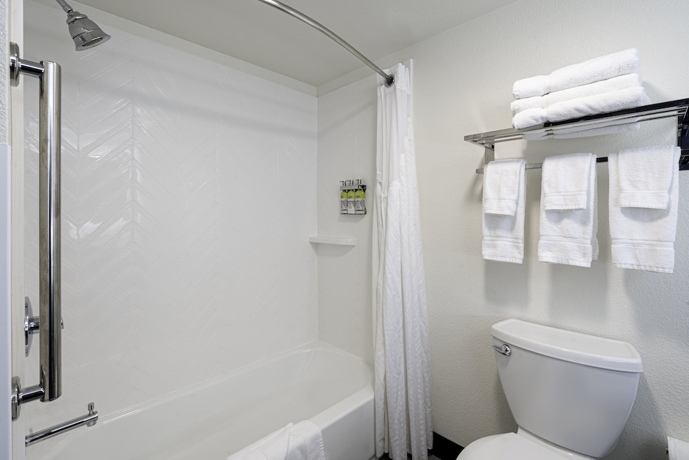 Suite, Multiple Beds - Photo 11