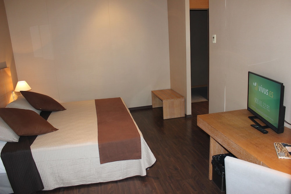 Standard Double or Twin Room - Photo 2
