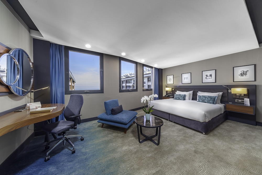 Superior Room, 1 King Bed, Sea View