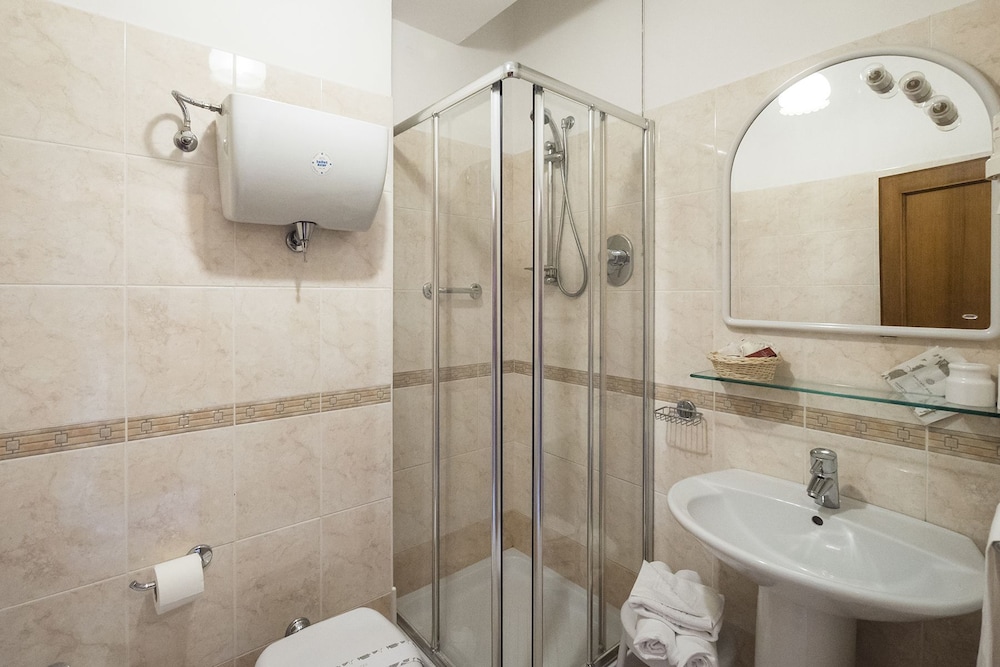 Triple Room - Photo 2