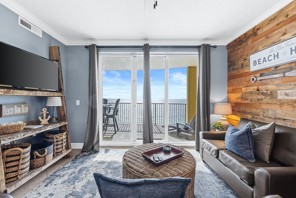Condo, 2 Bedrooms, Ocean View (1902)