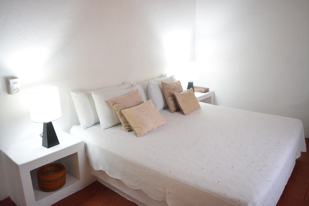 Superior Room, 1 Queen Bed photo 1