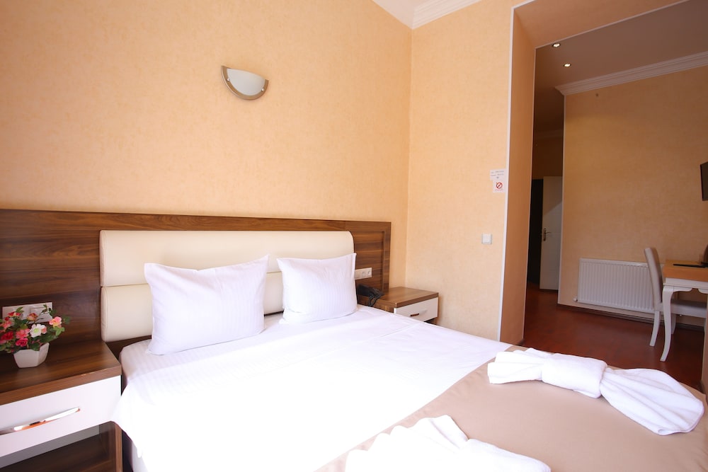 Deluxe Double Or Twin Room, Courtyard View