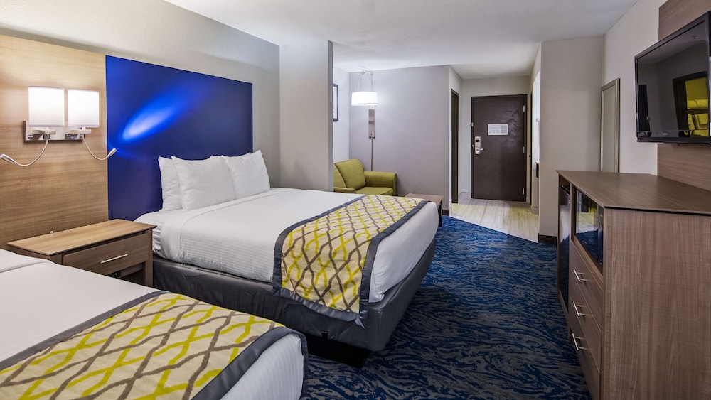 Standard Room, Multiple Beds, Non Smoking, Refrigerator & Microwave (With Sofabed)