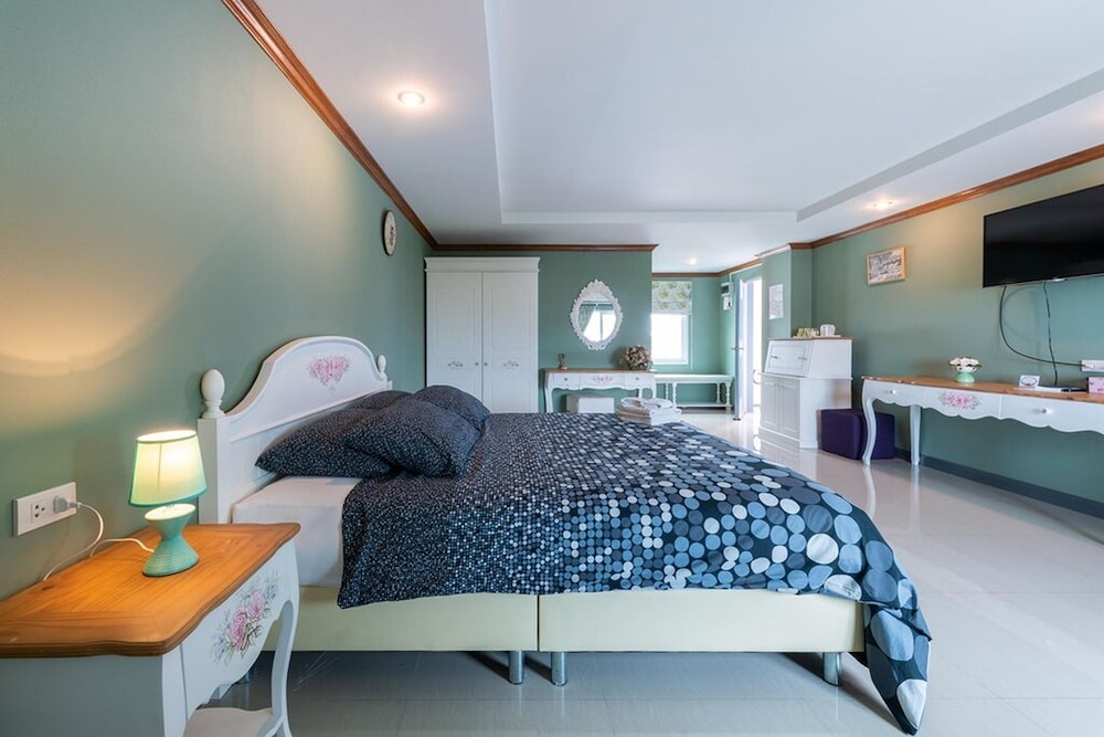 Deluxe Double Room photo 2
