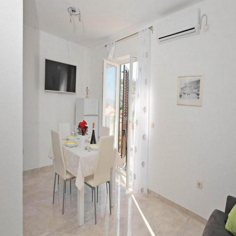 Apartment (One Bedroom Apartment A3)
