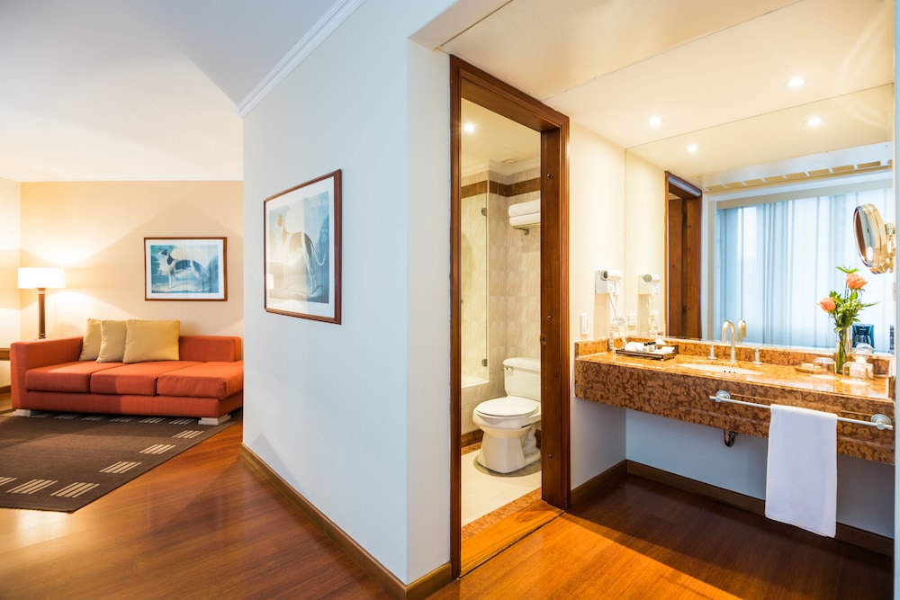 Junior Suite, 2 Double Beds - Photo 4