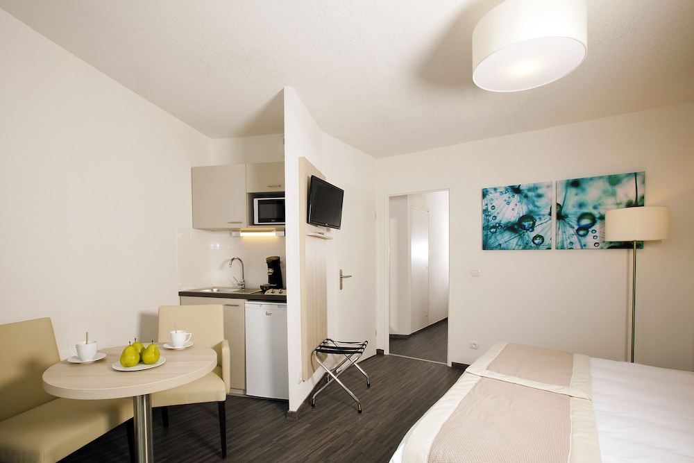 Studio, Kitchenette photo 2
