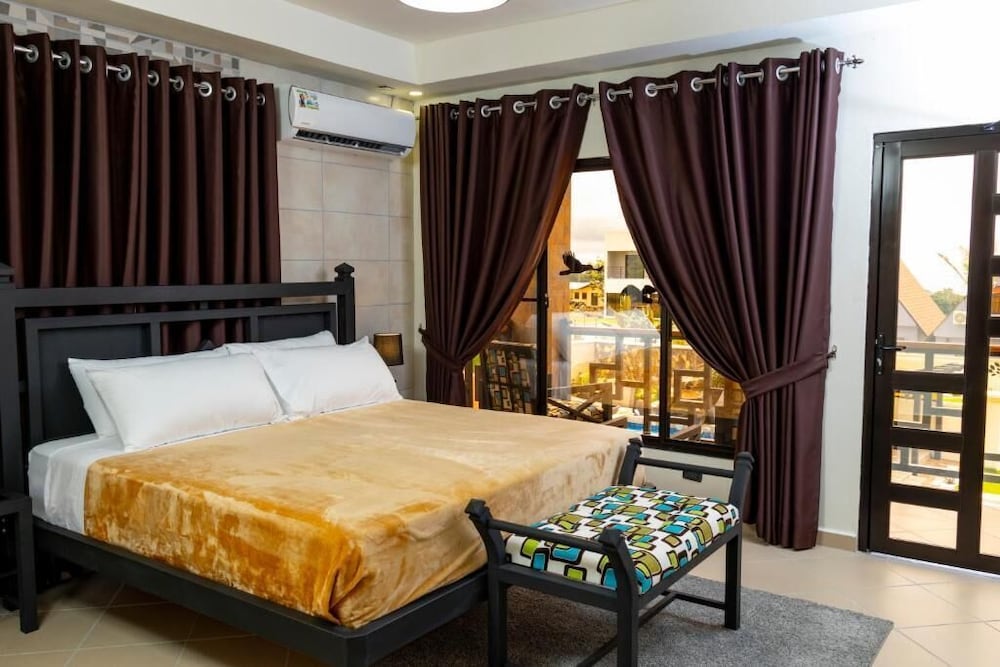 Triple Room, 1 King Bed with Sofa bed, Mountain View photo 1