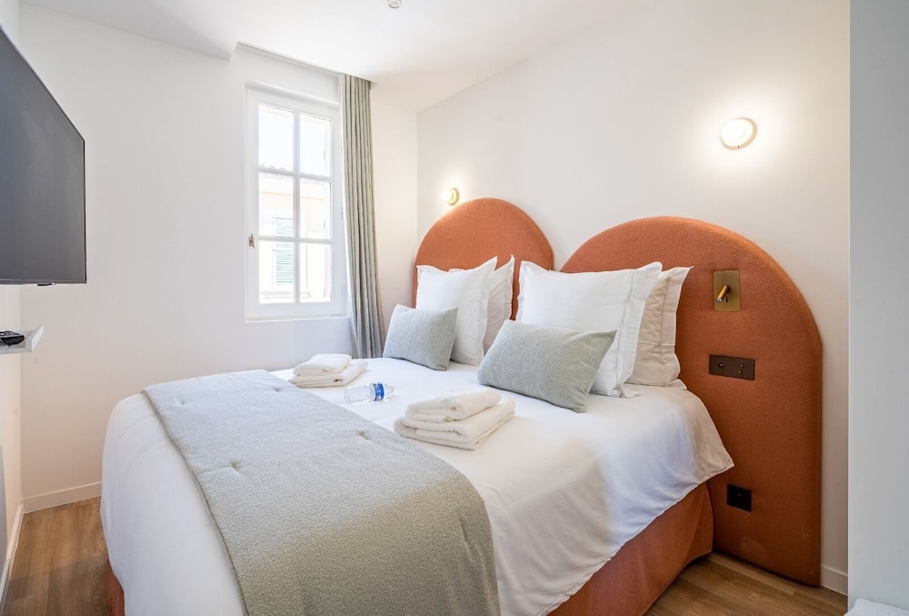 Confort Apartment( AM-14-FENIERS-5) photo 3
