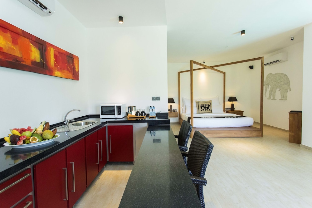 Suite with Free Benefits photo 3
