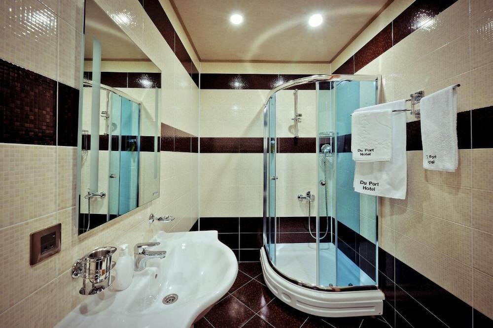 Deluxe Double Room, 1 King Bed With Sofa Bed photo 2