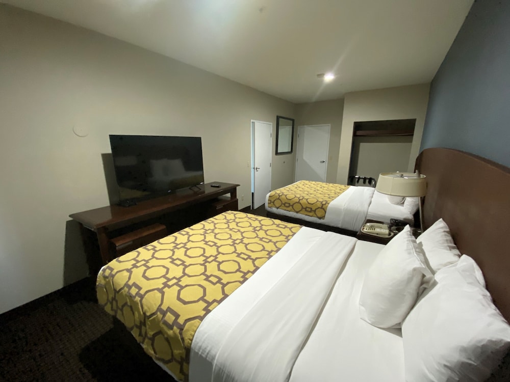 Room, 2 Queen Beds, Non Smoking photo 3