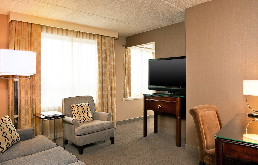 Junior Suite, 1 King Bed with Sofa bed - Photo 3