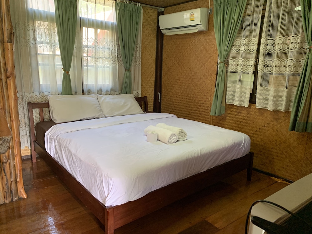 Jasmine Wood Bungalow photo 3