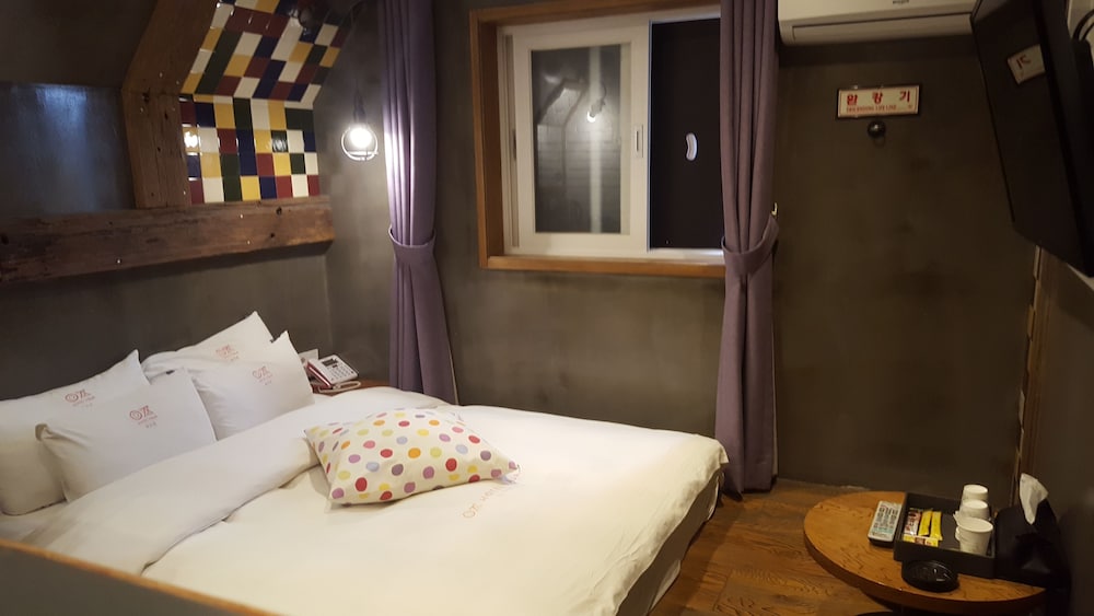 Deluxe Room - Photo 3
