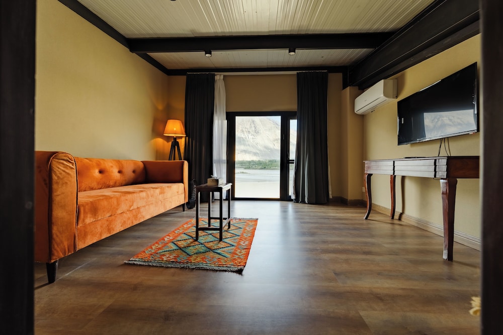 Villa photo 2