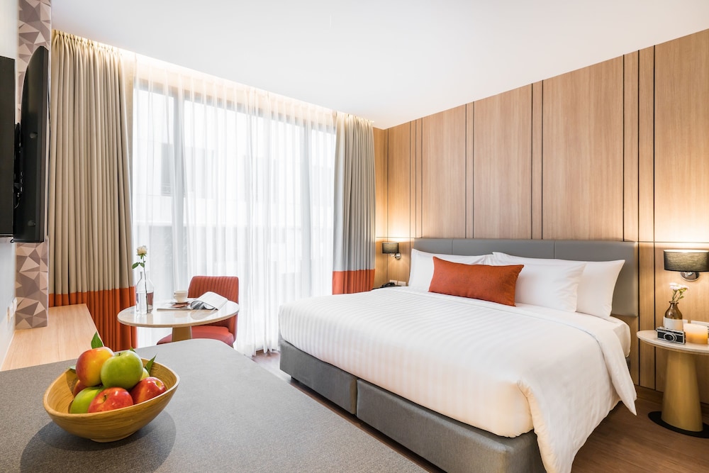 Deluxe King Room photo 1