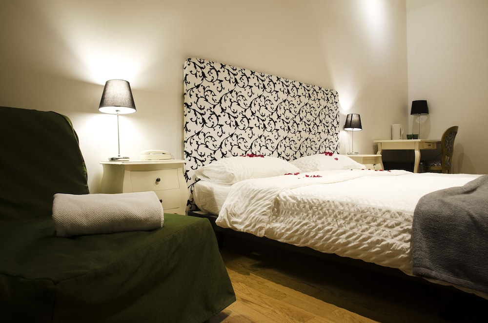 Romantic Double Room, 1 Bedroom, Bathtub