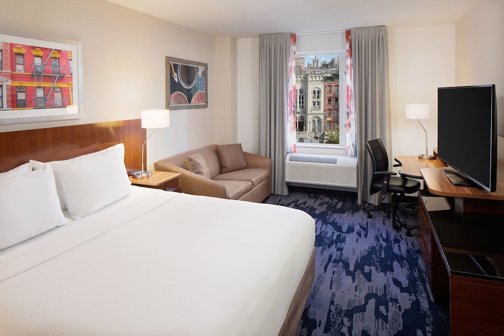 Executive Room, 1 King Bed with Sofa bed (Mobility/Hearing Access, Transf Shwr) photo 3