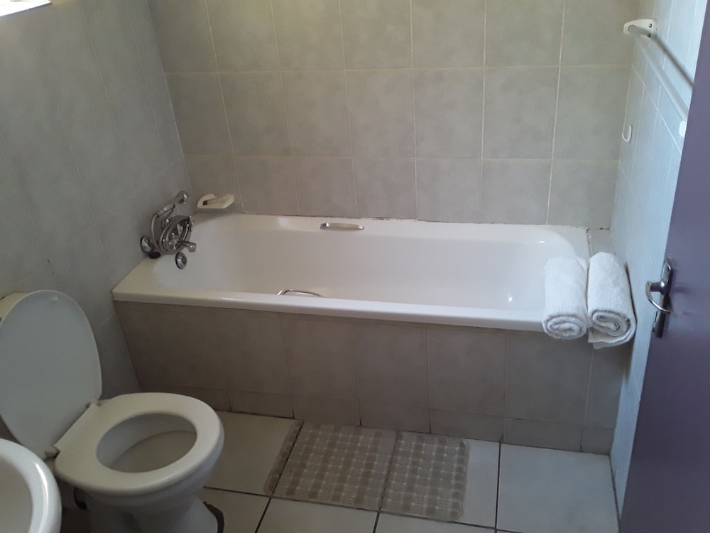 Basic Double or Twin Room, 1 Double Bed photo 3