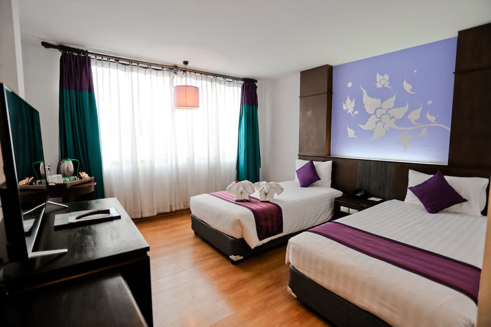 Deluxe Twin Room - Photo 11