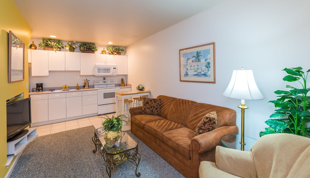 Townhome, 1 King Bed (Room 35)