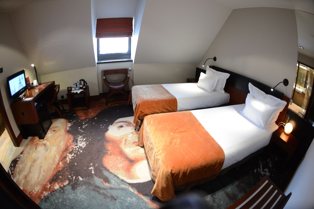 Standard Double Room (Gothic) - Photo 2