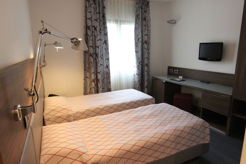 Double Room, 2 Twin Beds photo 3