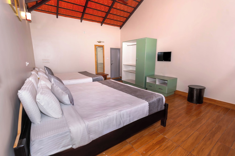 Family Quadruple Room, Multiple Beds, Air conditioning, Resort View photo 3