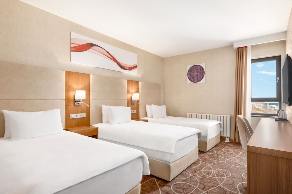 Superior Room, 2 Twin Beds, Smoking - Photo 5
