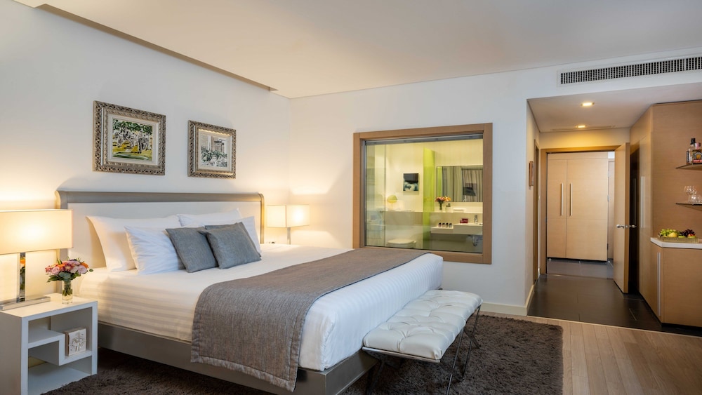 Suite, 1 Bedroom - Photo 4