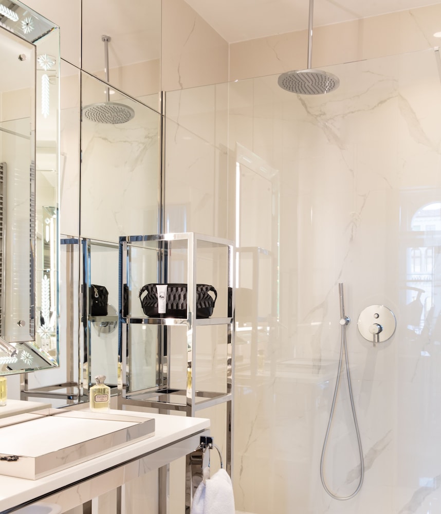 Signature Suite (Grand Canal) photo 3