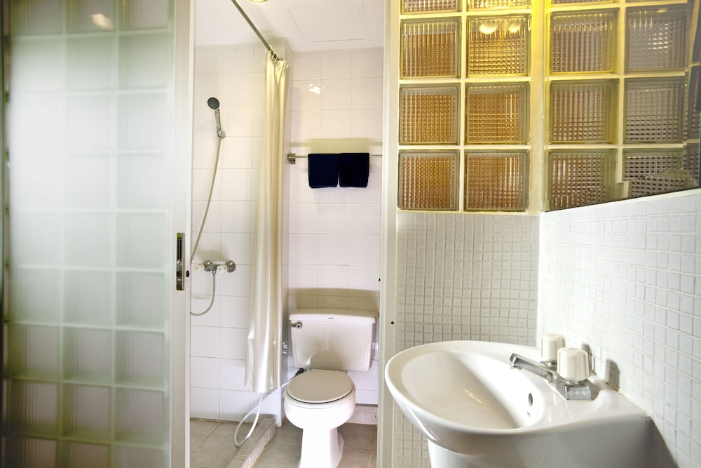 Deluxe Room - Photo 29