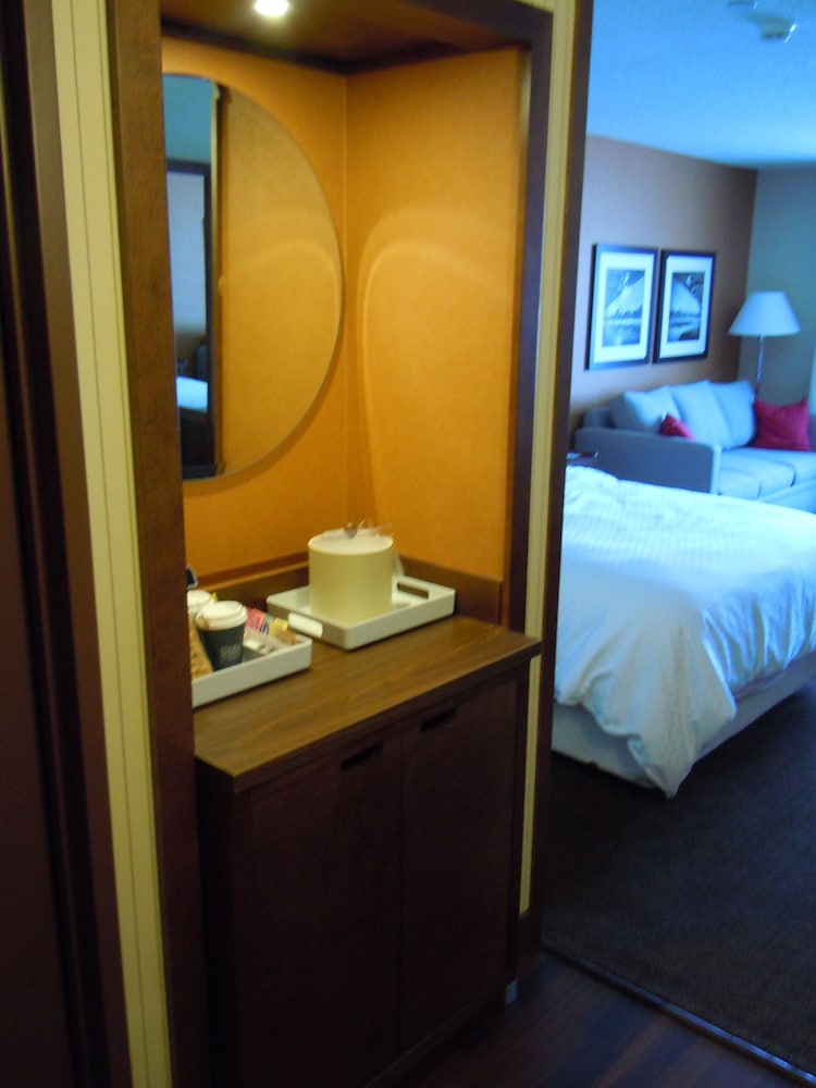 Room, 1 Queen Bed with Sofa bed - Photo 2