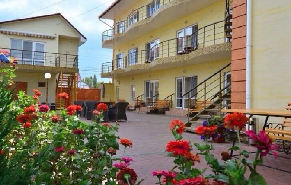 Economy Triple Room, Terrace photo 3