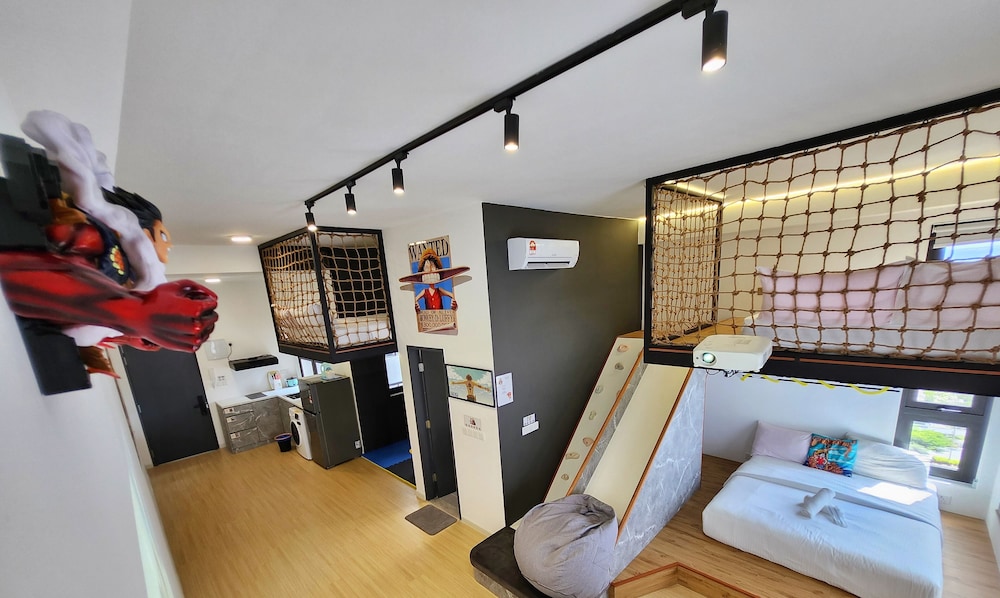Toy Story Themed Loft Apartment Near LEGOLAN - Photo 1