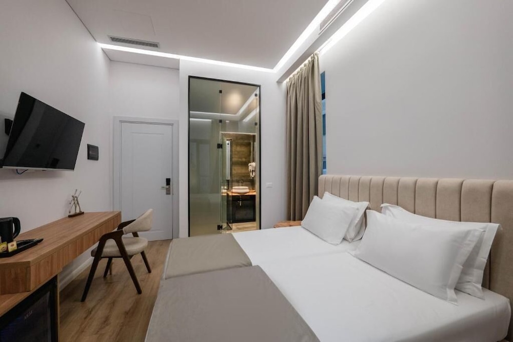 Deluxe Double or Twin Room, Balcony