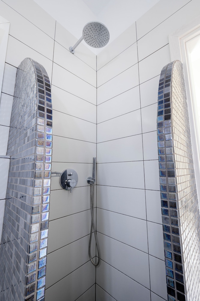 Standard Double or Twin Room, Sea View - Photo 6