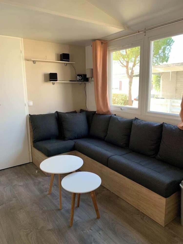 Mobile Home photo 3