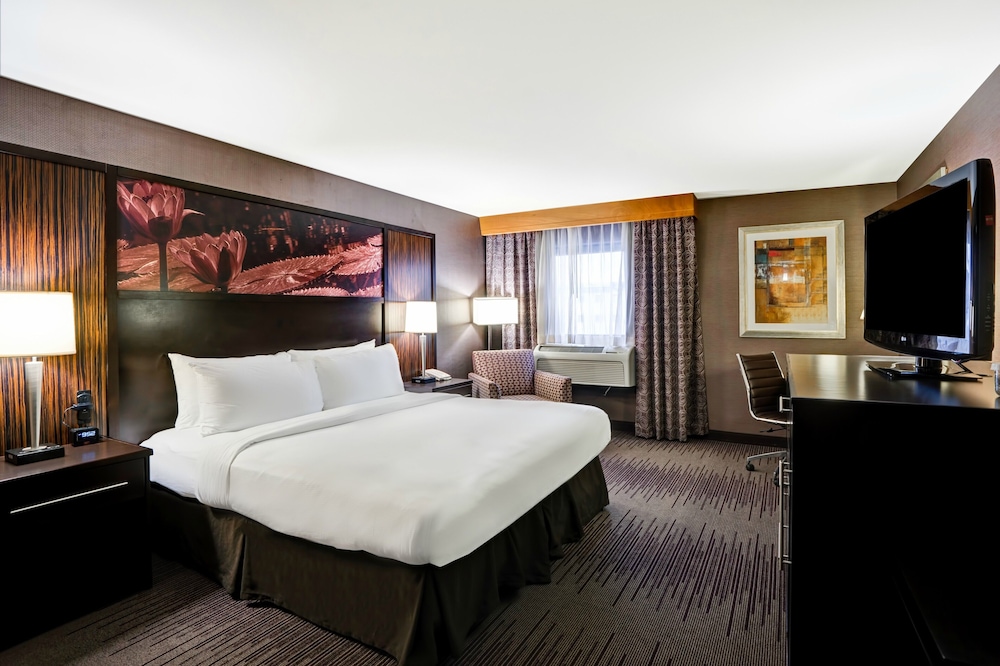 Deluxe Room, 1 King Bed, City View - Photo 8