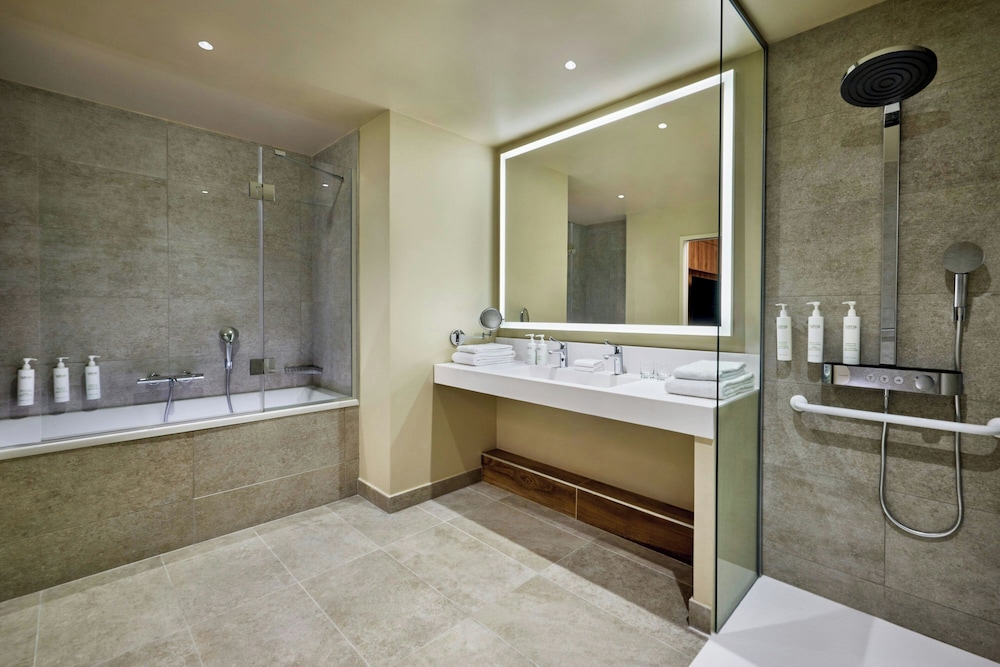 Suite, 1 Double Bed photo 3