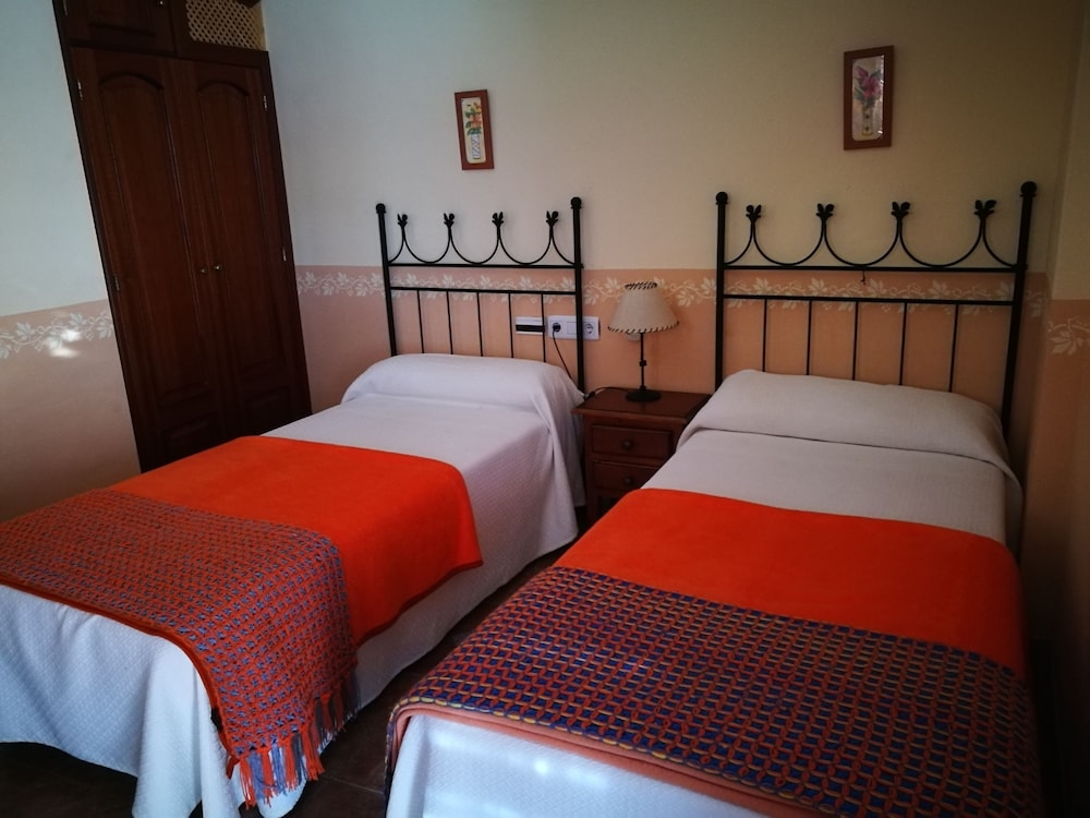 Double or Twin Room photo 3