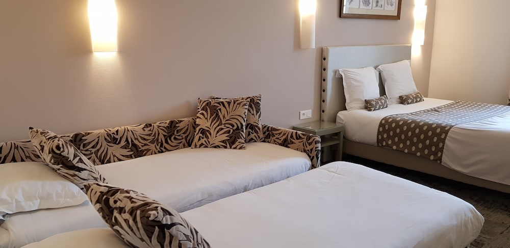 Quadruple Room - Photo 5