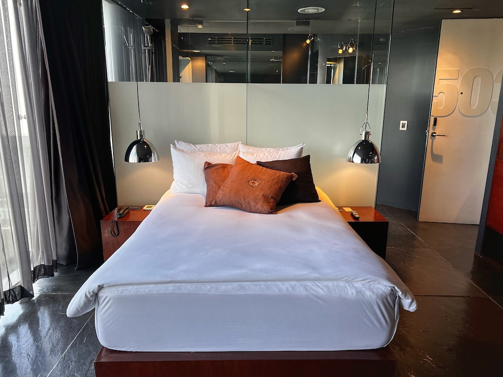 Room, 1 Queen Bed (Urban) - Photo 4
