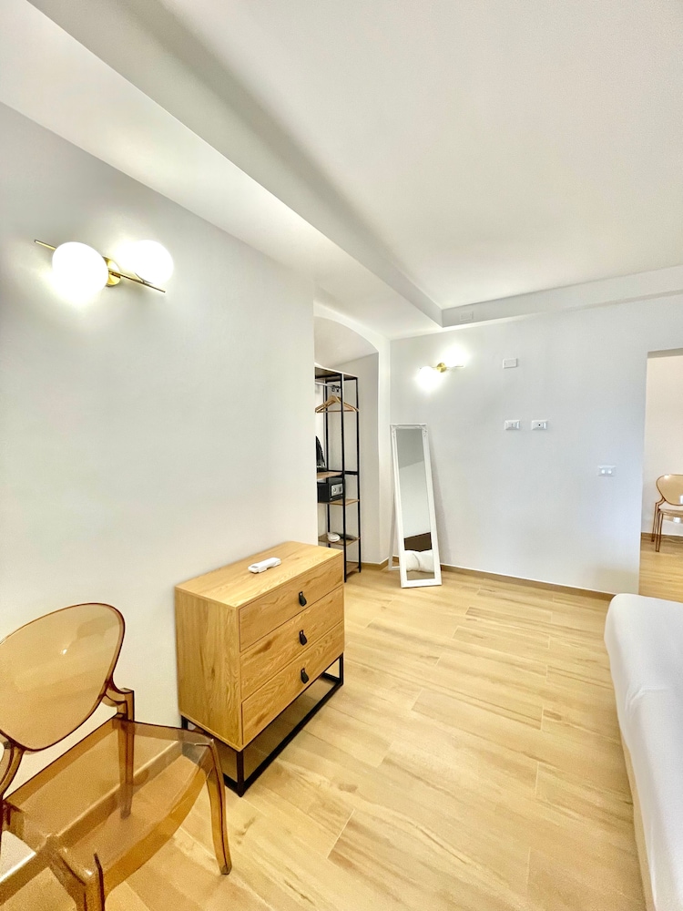 Junior Room, Multiple Beds, Private Bathroom photo 1