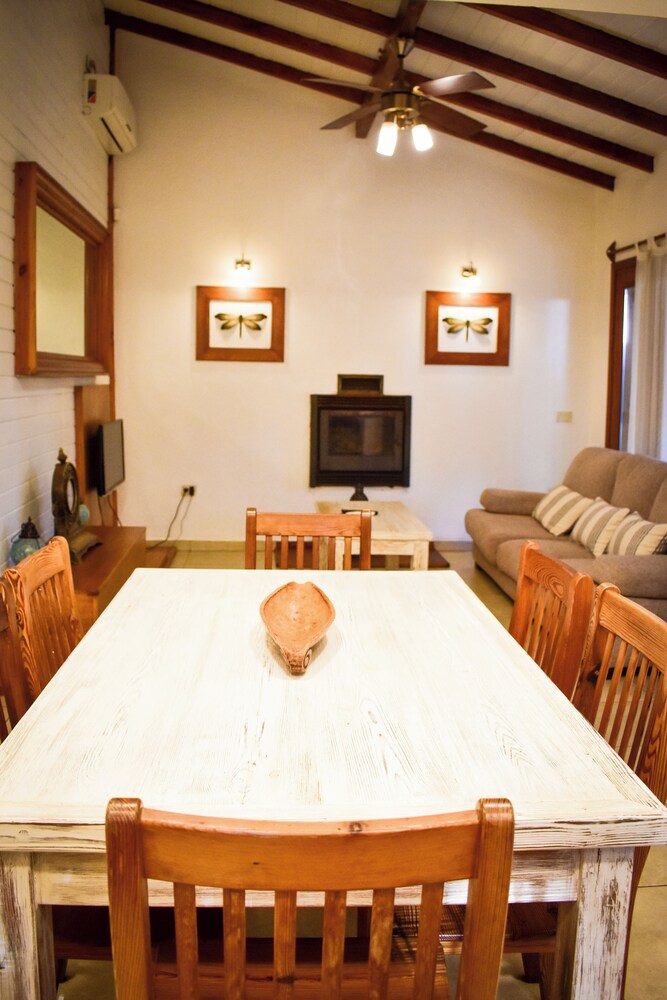 Comfort Cabin, 2 Bedrooms, Patio, Garden View (PACIFICA) photo 2