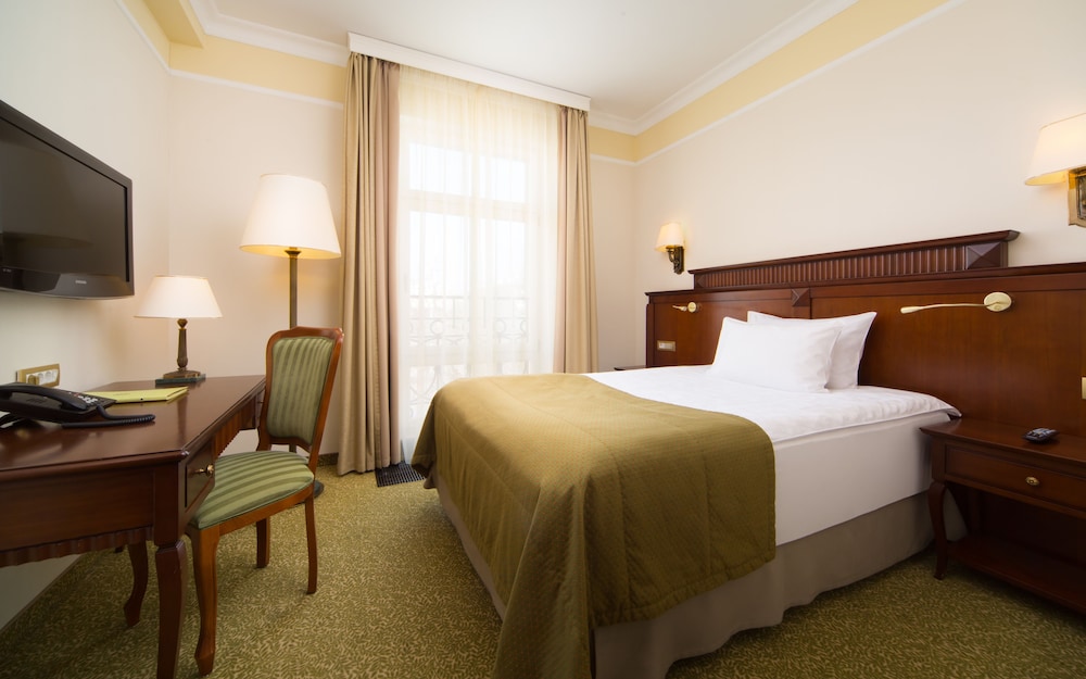 Room, 1 Queen Bed photo 1
