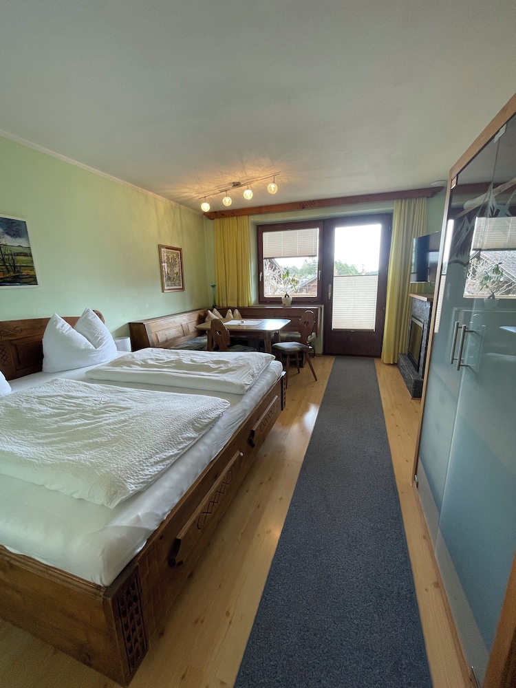Double Room, Balcony, Mountain View photo 1